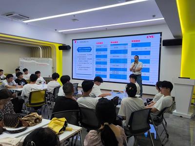 馬克思主義學院教師赴惠州億緯鋰能為學生講授“產業線上的思政課”